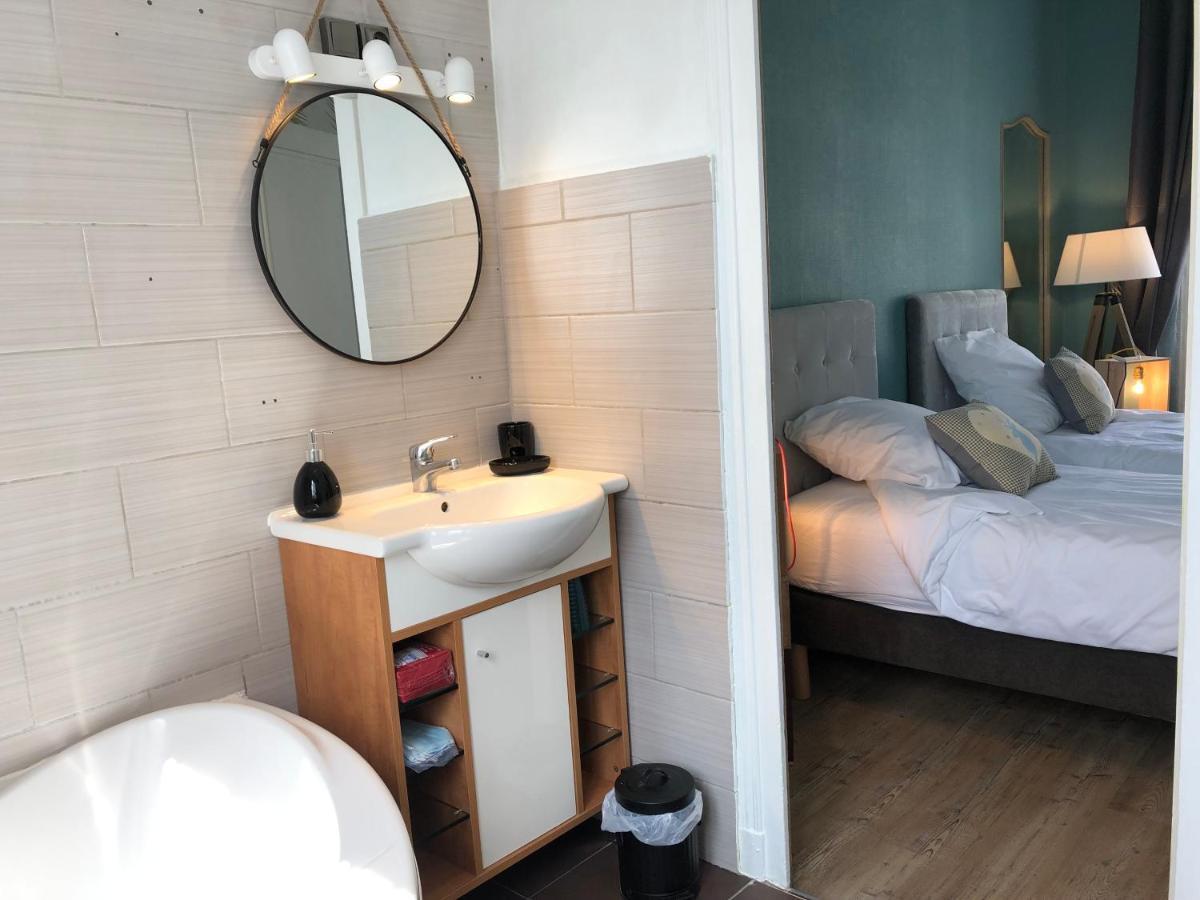 Cote Chateau - Grand Appartement Au Coeur De 布鲁瓦 外观 照片