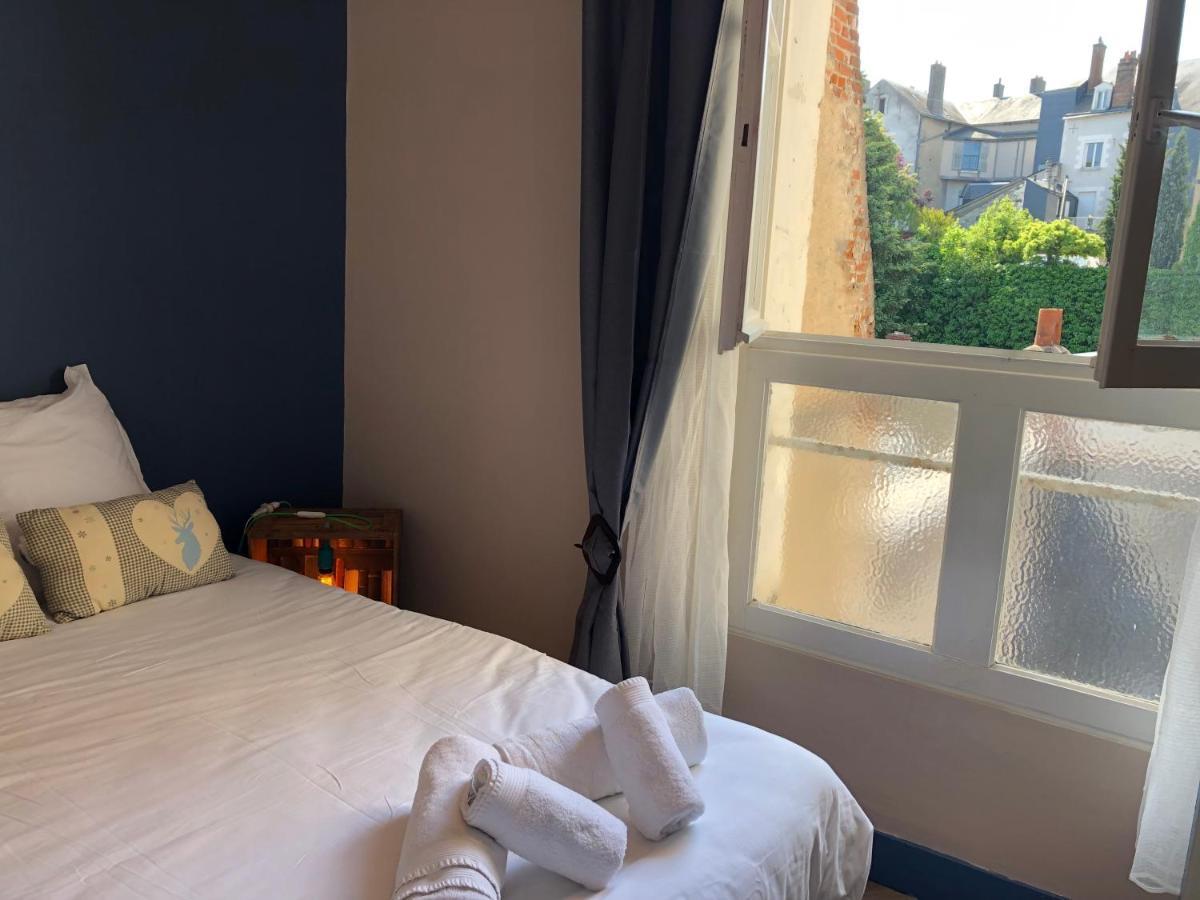 Cote Chateau - Grand Appartement Au Coeur De 布鲁瓦 外观 照片