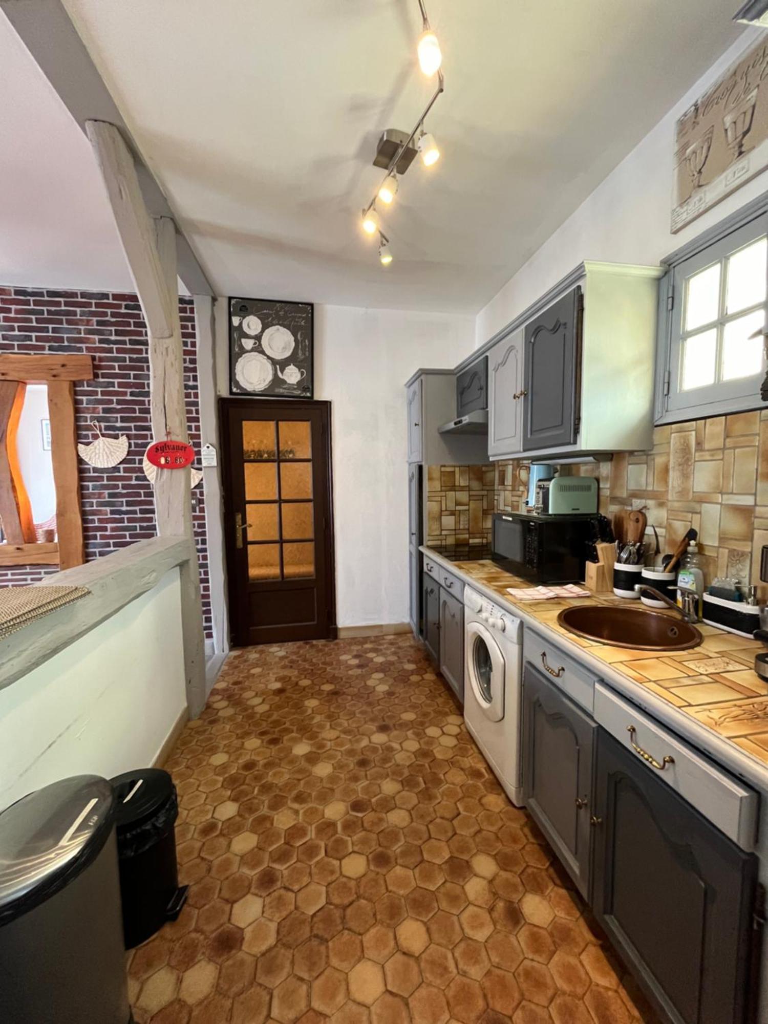 Cote Chateau - Grand Appartement Au Coeur De 布鲁瓦 外观 照片
