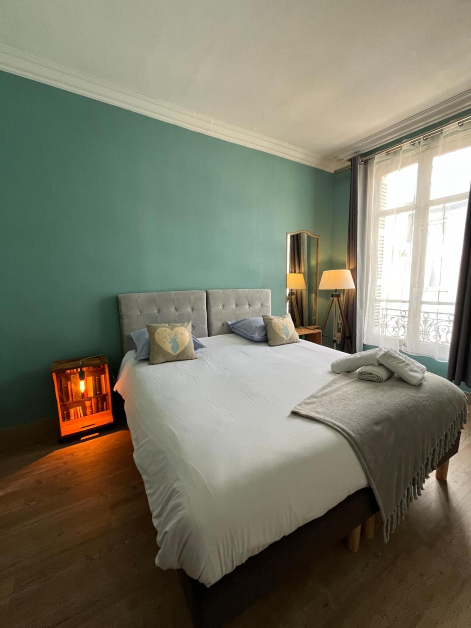 Cote Chateau - Grand Appartement Au Coeur De 布鲁瓦 外观 照片