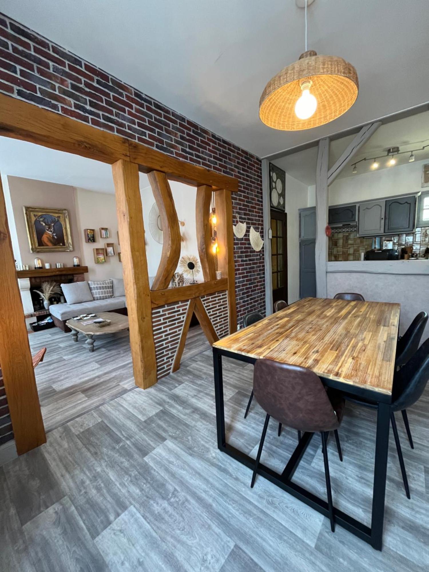 Cote Chateau - Grand Appartement Au Coeur De 布鲁瓦 外观 照片