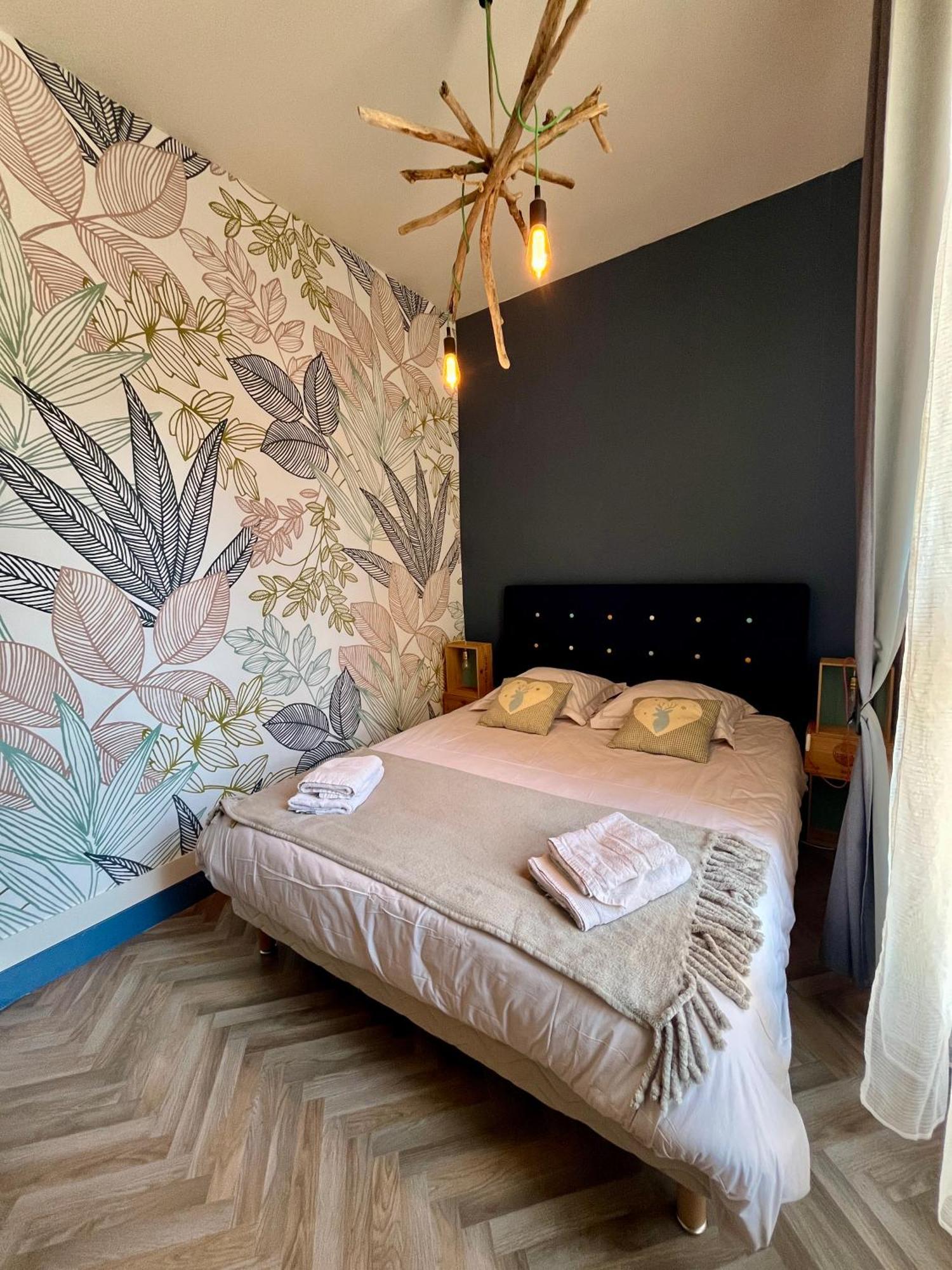 Cote Chateau - Grand Appartement Au Coeur De 布鲁瓦 外观 照片